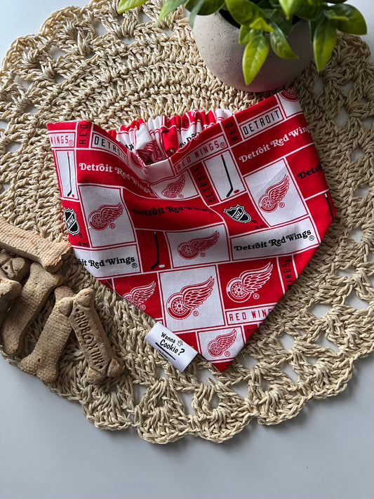 Hockeytown Pup Bandana